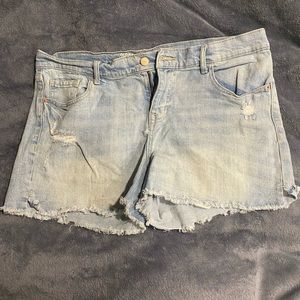 old navy light washed jean shorts